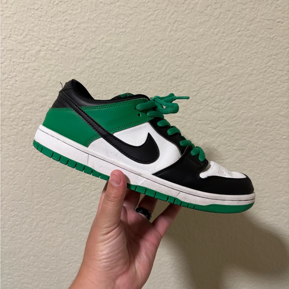 Nike dunk low sb green